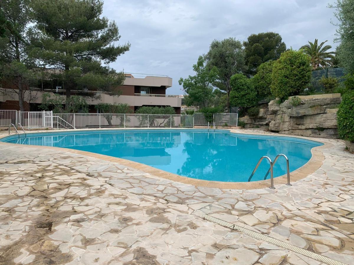 Nice, Grand Studio - Piscine - Terrasse Vue Mer Appartement Buitenkant foto