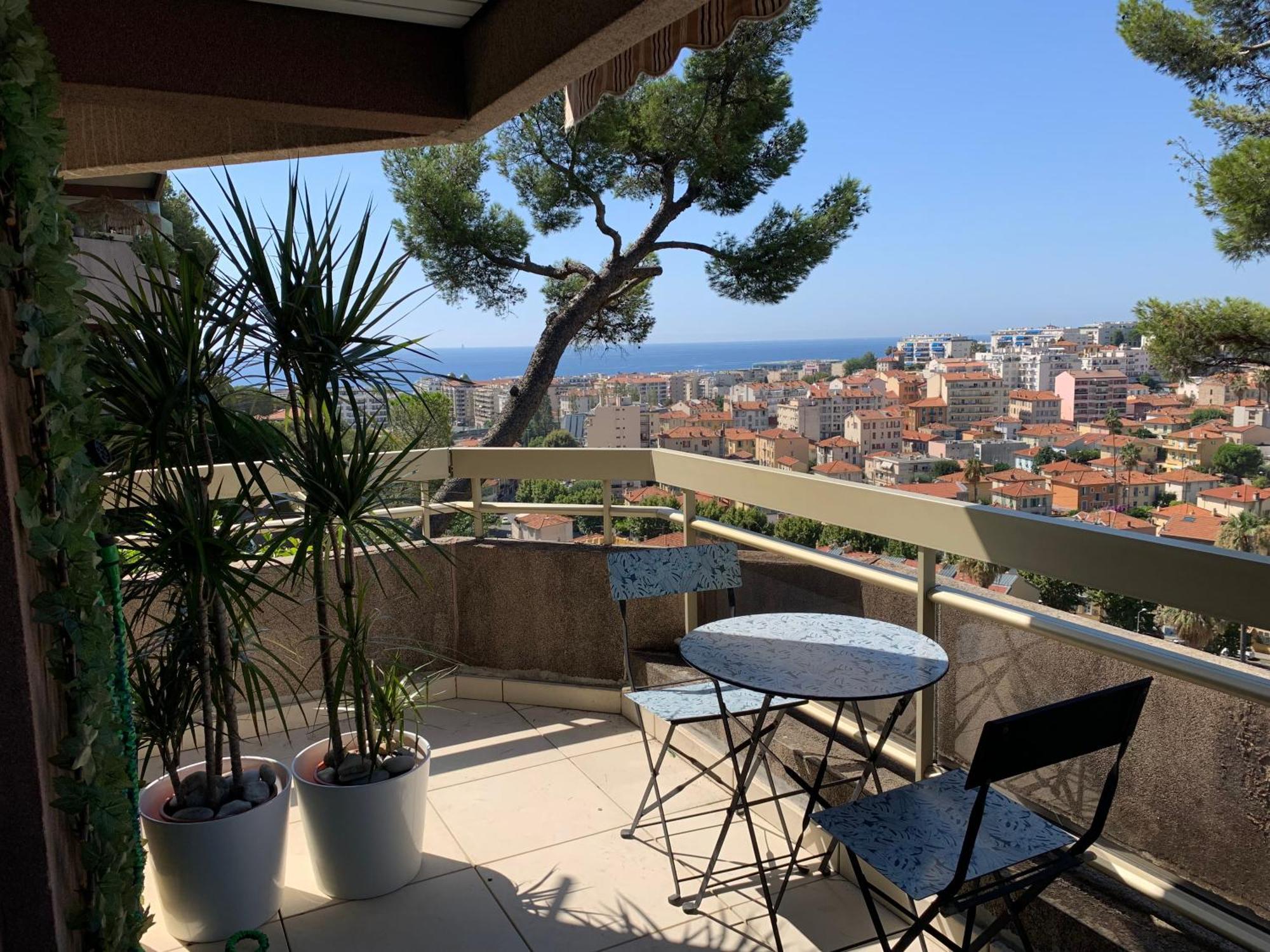 Nice, Grand Studio - Piscine - Terrasse Vue Mer Appartement Buitenkant foto